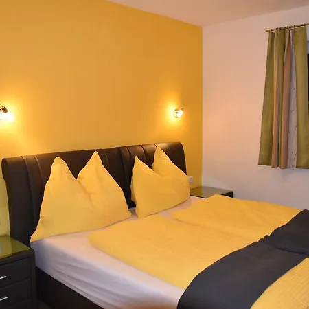 Gut Maierlehen Apartament *